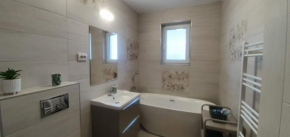 Viv Apartments 210